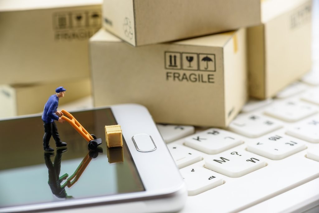 В Україні хочуть збільшити податок на посилки з-за кордону - today.ua