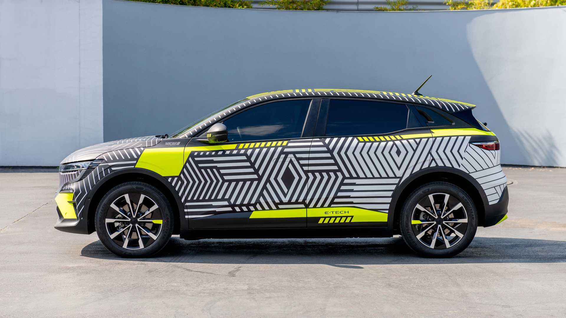 Электрический Renault Megane получит запас хода в 450 км