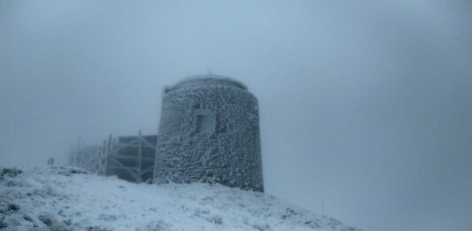 Карпати замело снігом в перший день літа: фото - today.ua