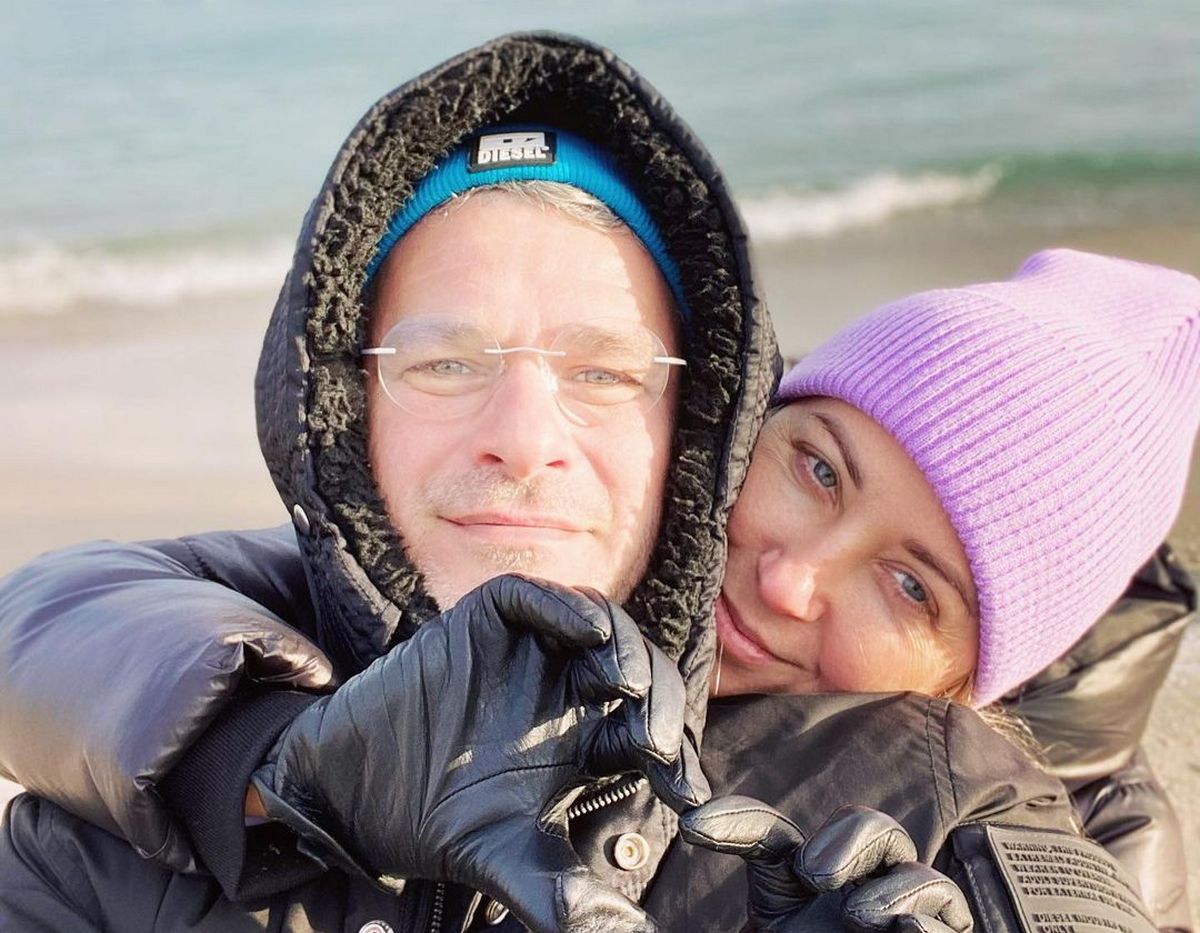 Тоня Матвиенко и Арсен Мирзоян отмечают льняную свадьбу: архивное видео с росписи - today.ua