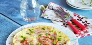 Омлет “Селянський сніданок“ з картоплею: рецепт простої і ситної страви нашвидкуруч - today.ua