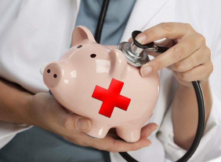 В Украине повысят зарплату медикам: сколько будут зарабатывать врачи и медсестры - today.ua