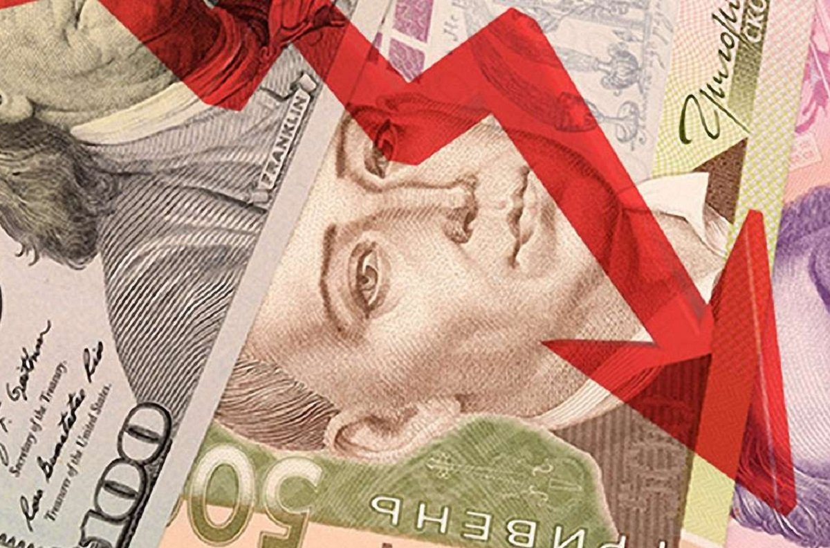 В НБУ изменили курс доллара: вопреки прогнозам гривна теряет позиции и обесценивается