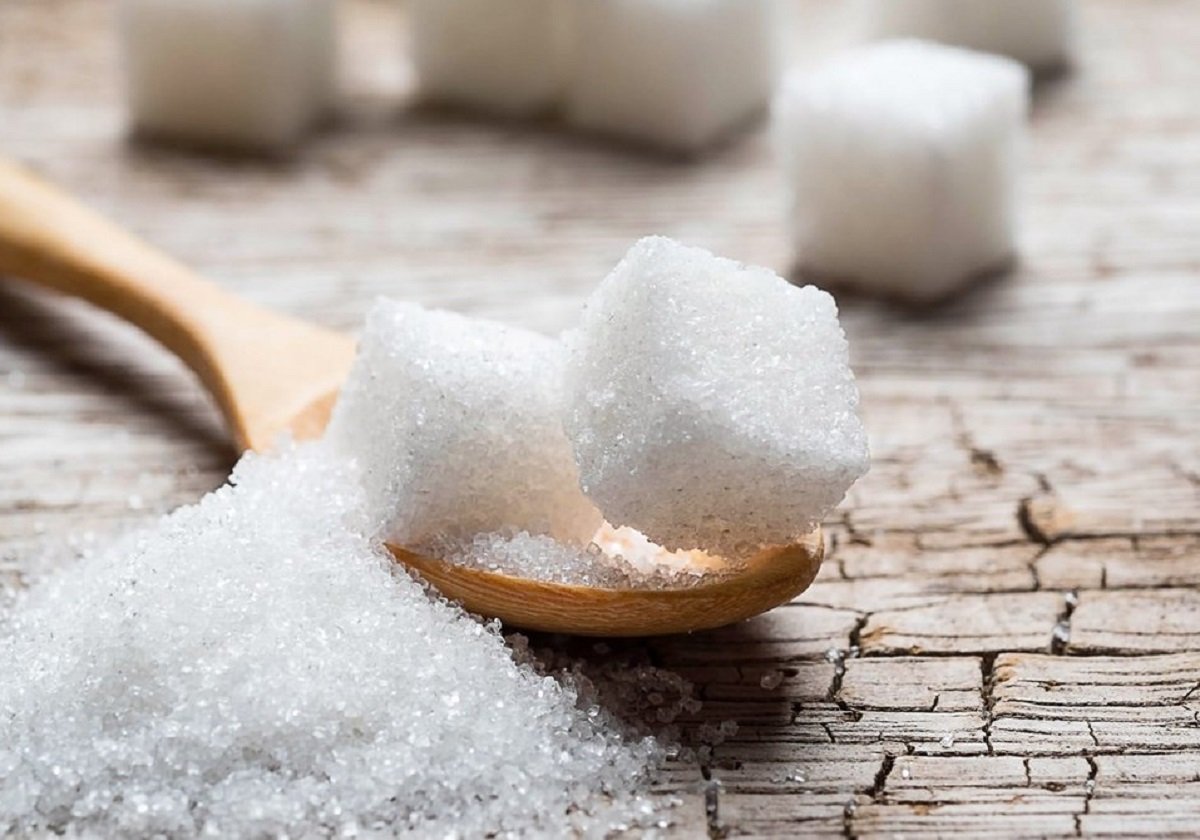 Цены на сахар в Украине снизятся почти на треть
