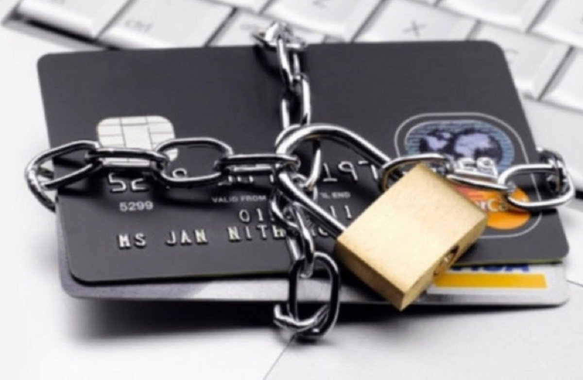 Автоматическое списание долгов за коммуналку с банковских карт: в Минюсте дали пояснения