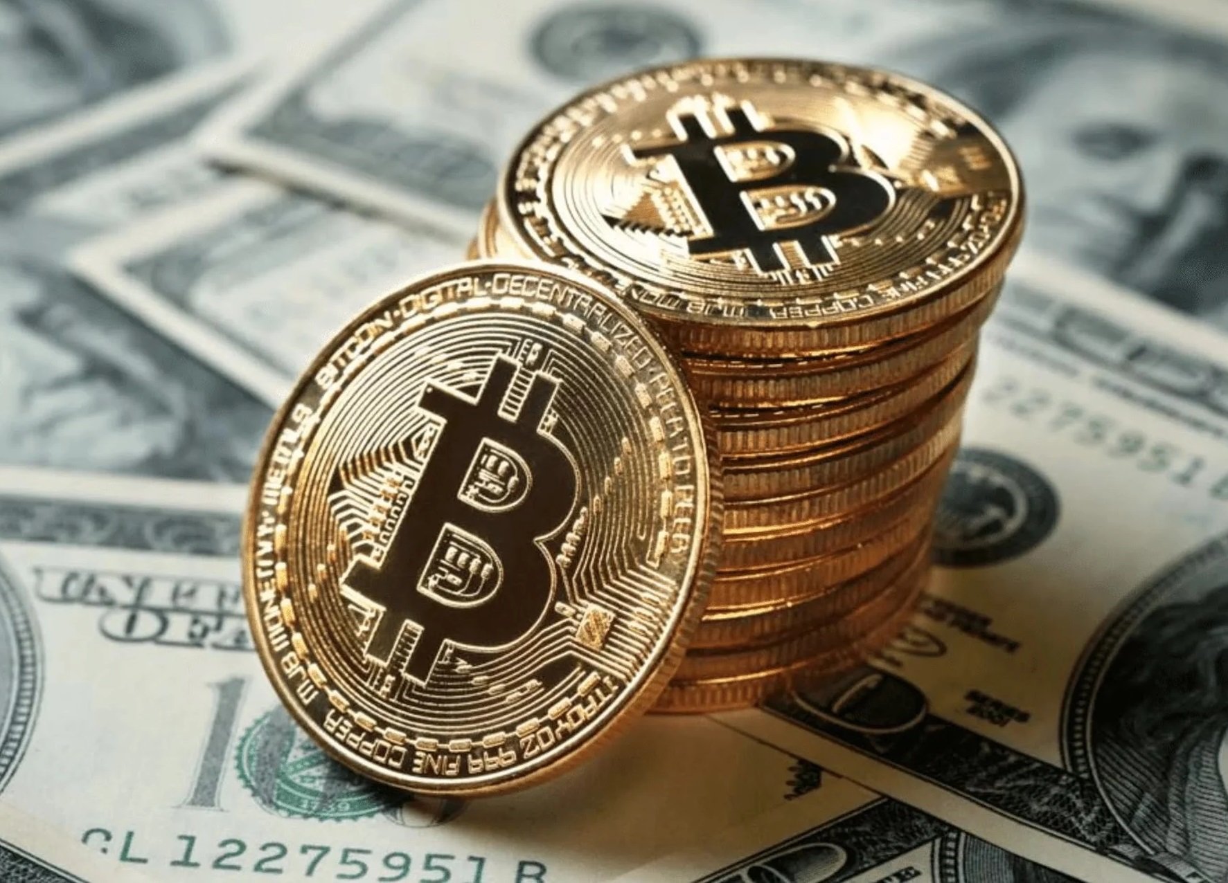 Курс биткоина рухнул ниже психологической отметки и потянул за собой другие криптовалюты