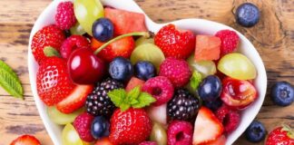 Названо три фрукта, які влітку можуть привести до погіршення самопочуття - today.ua