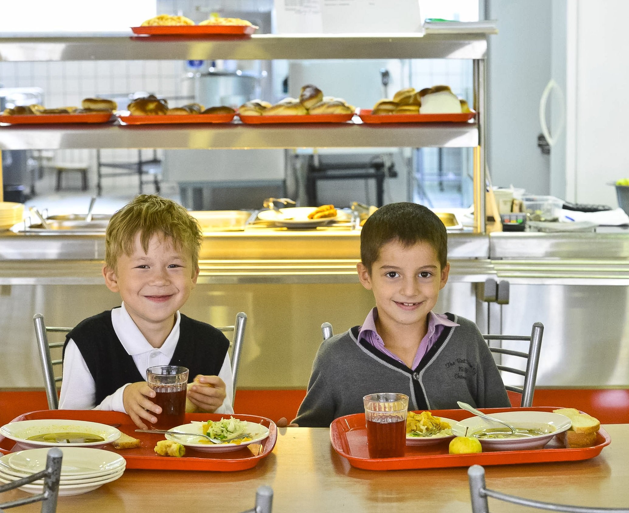 Кабмін змінив меню в шкільних їдальнях - today.ua