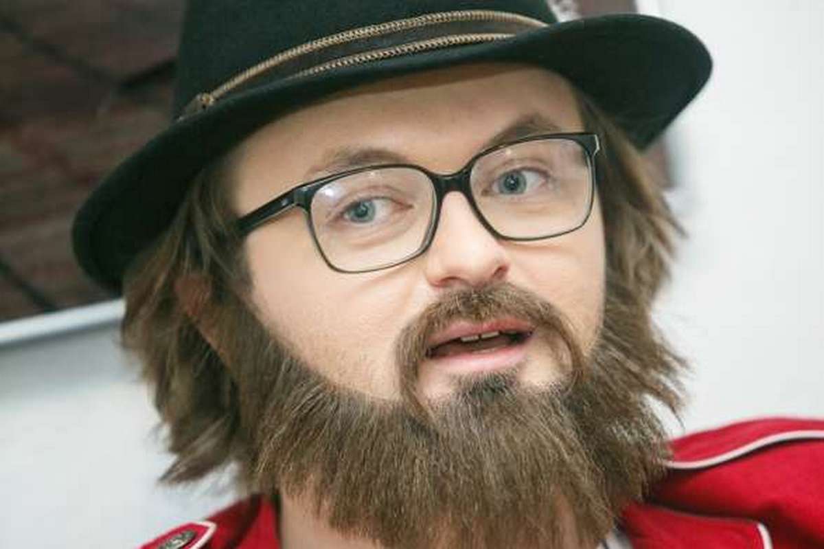 DZIDZIO скопіював свій знаменитий образ у зірки 2000-х - today.ua