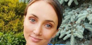 Гимнастка Анна Ризатдинова показала рельефный пресс на фото в купальнике - today.ua