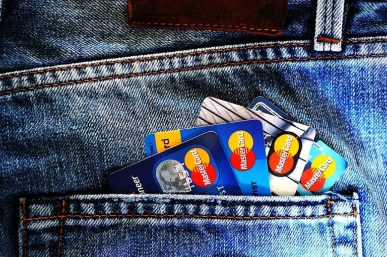В Україні змінилися правила видачі банківських карток: що потрібно знати громадянам - today.ua