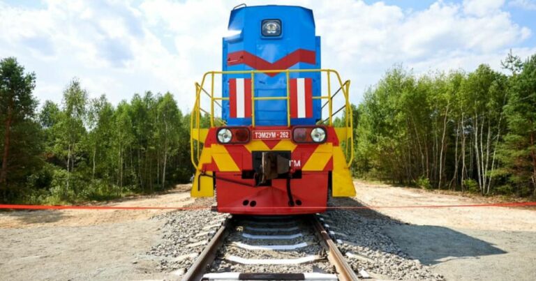 В Україні з'явилася залізниця, якою будуть перевозити радіоактивні відходи - today.ua