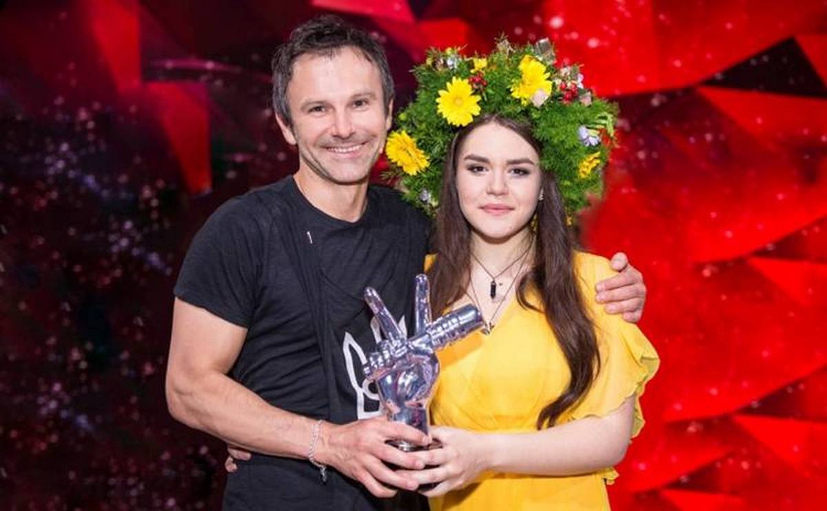 "Ми не втрачали з ним зв'язок": підопічна Святослава Вакарчука відповіла на чутки про роман зі співаком