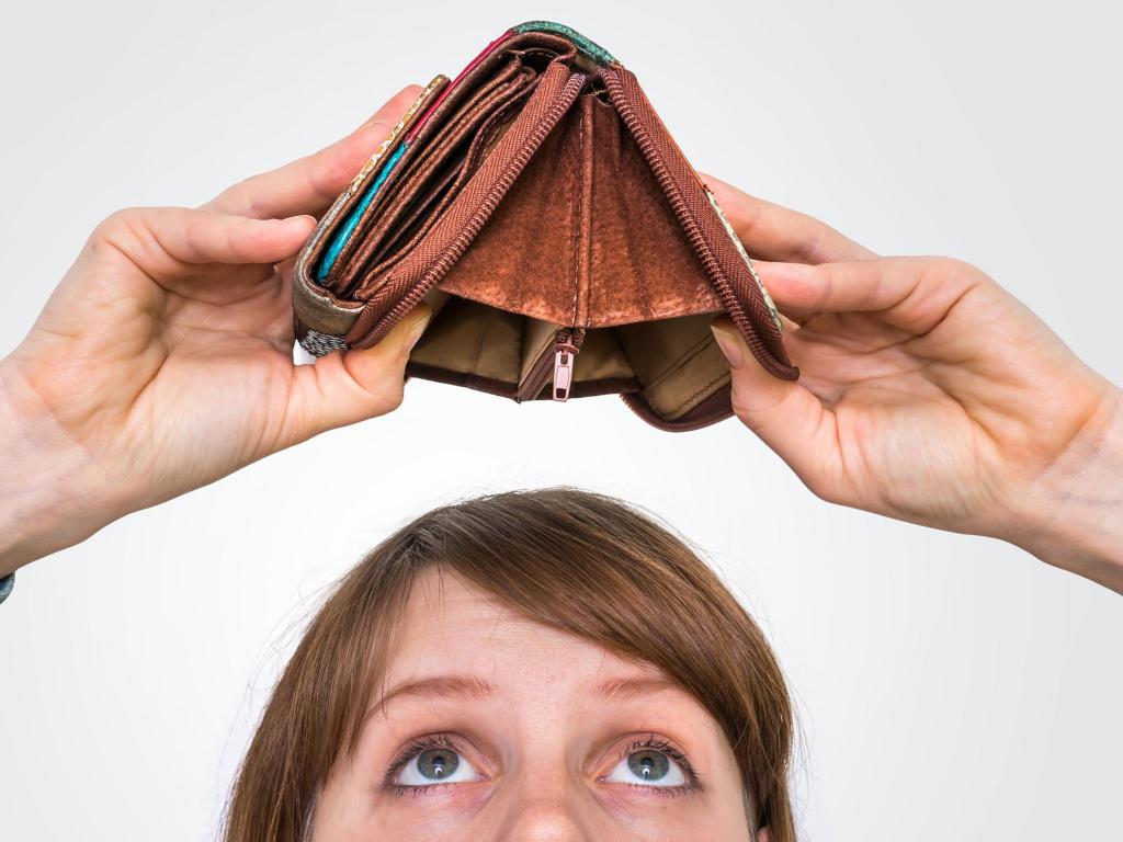 Госслужащим разрешили не подавать декларации о доходах во время войны, – НАПК