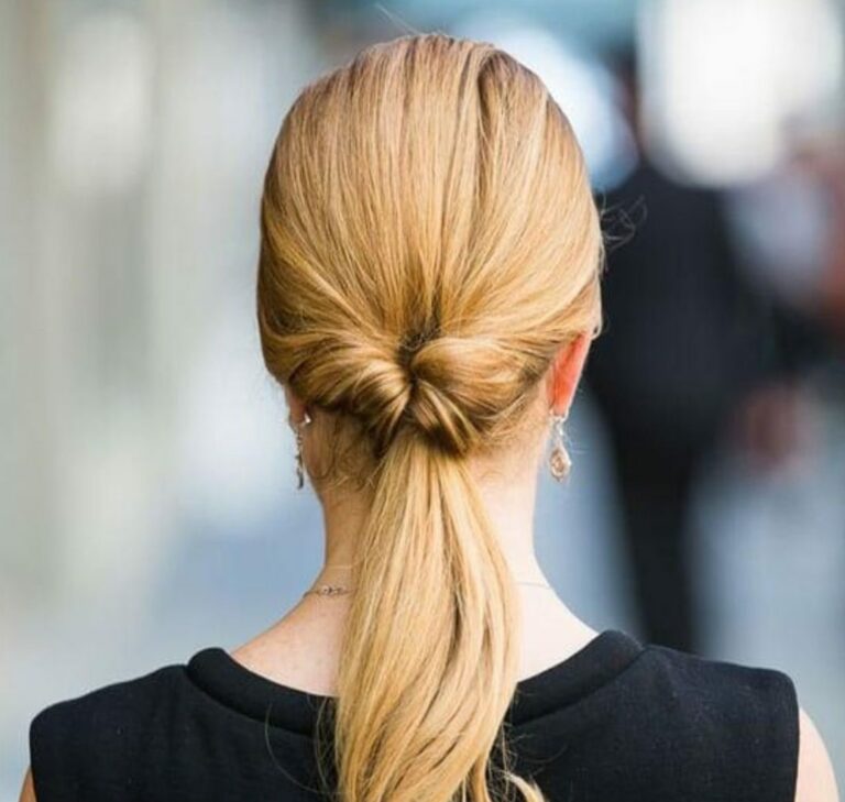 Найзручніші зачіски на середнє волосся в літню спеку - today.ua