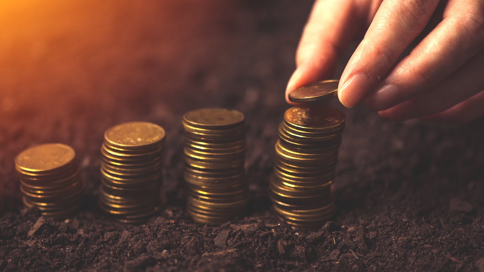 Земля, квартири і автомобілі подорожчають: депутати проголосували за підвищення податків