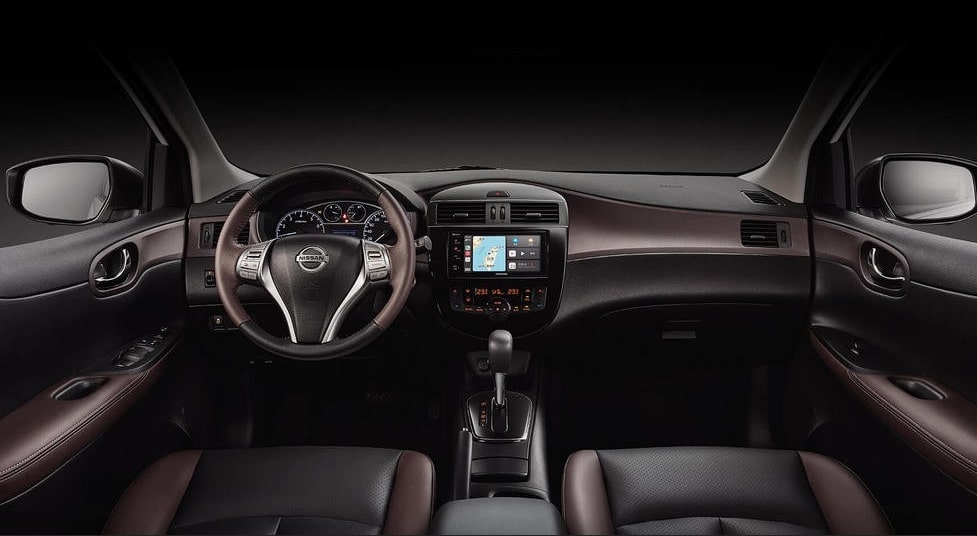 Новий Nissan Tiida став схожий на Note Новий Nissan Tiida став схожий на Note - today.ua