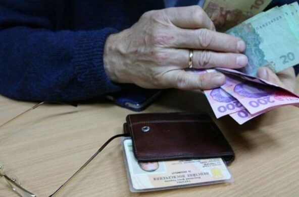 В Украине дважды до конца года увеличат пенсии: какие категории граждан получат доплаты в октябре и декабре - today.ua