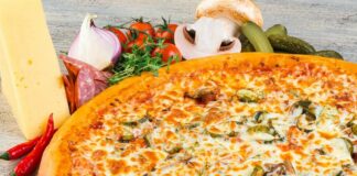 Пицца с молодым картофелем на скорую руку: простой рецепт для ужина или пикника  - today.ua