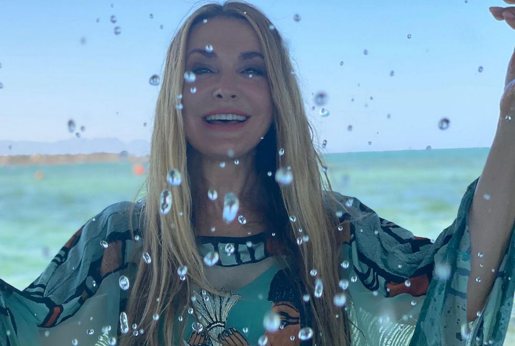 Ольга Сумська показала святковий ранок біля басейну в день народження чоловіка - today.ua