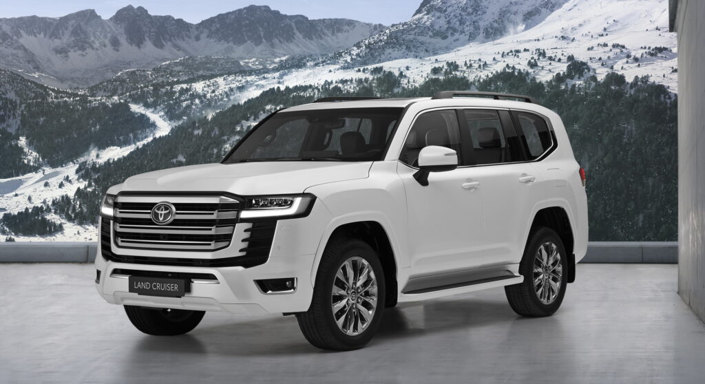 В Киеве заметили новый Toyota Land Cruiser 300 - today.ua