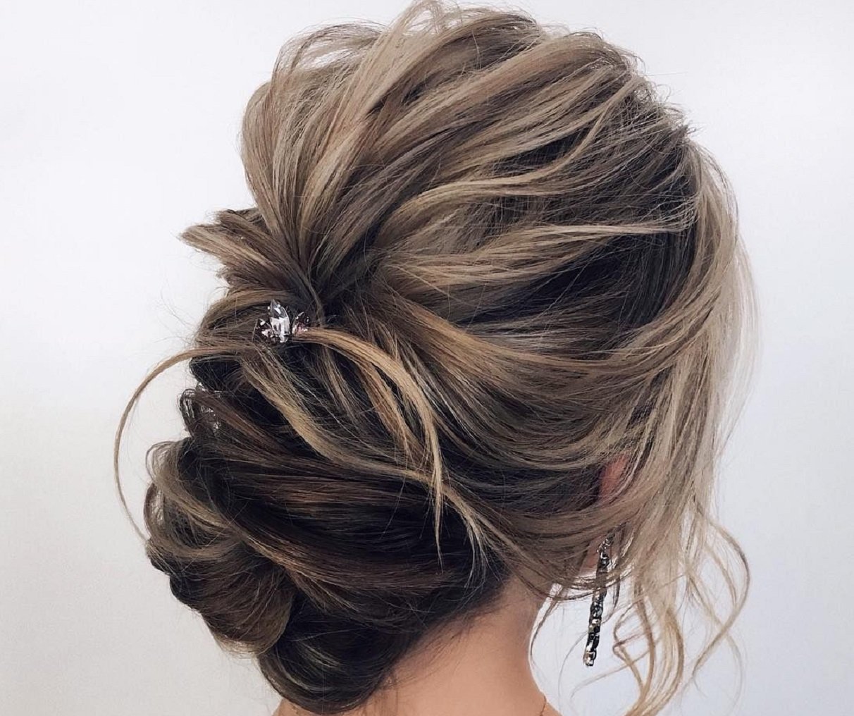 Три жіночні зачіски за 10 хвилин: секрети укладання, якими повинна володіти кожна жінка - today.ua