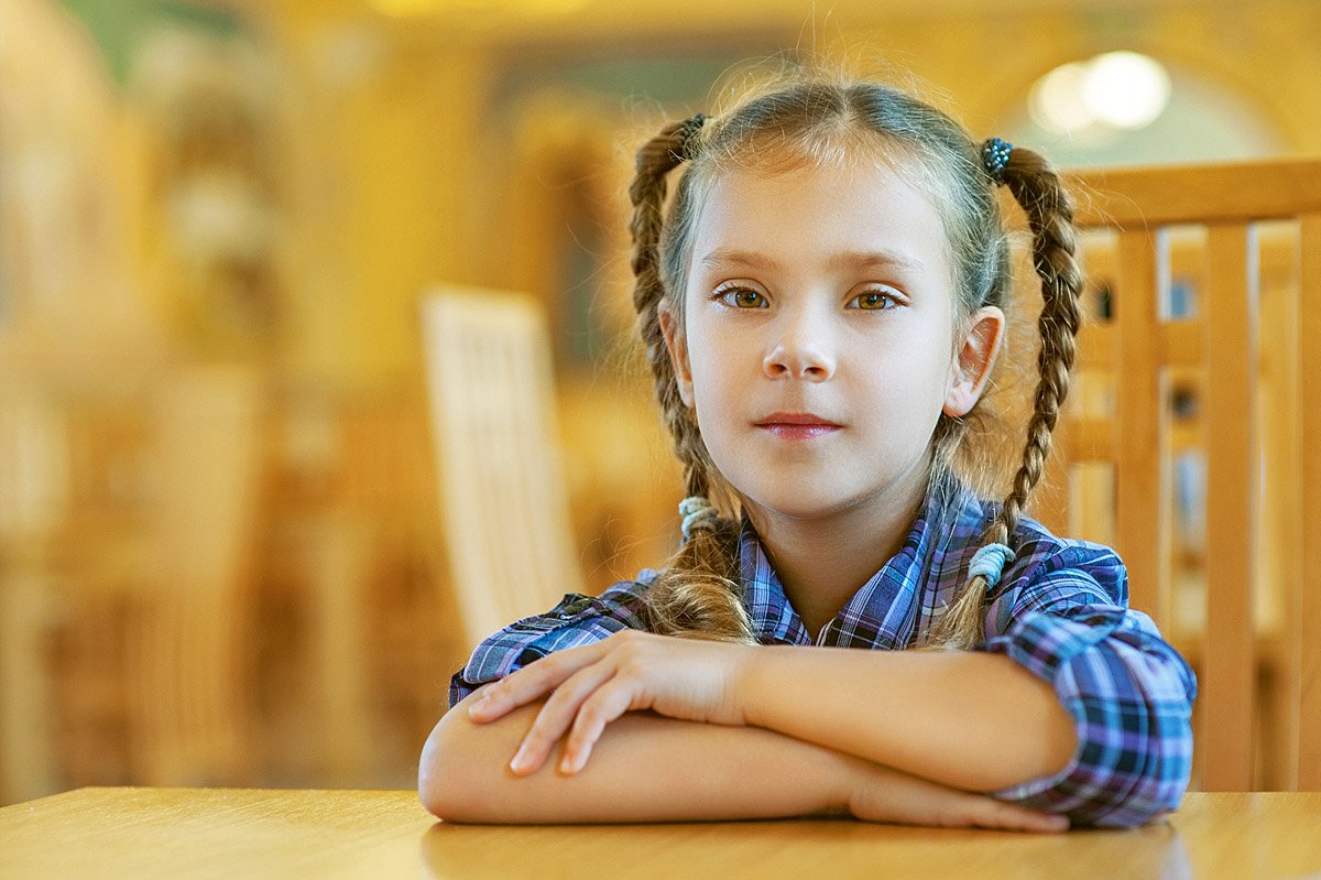 Стильные укладки для школьниц на 1 сентября: актуальные прически на волосы разной длины