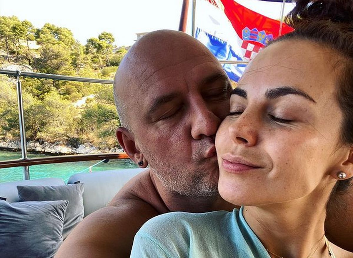 Настя Каменських похвалилася барвистими фото в бікіні на яхті - today.ua