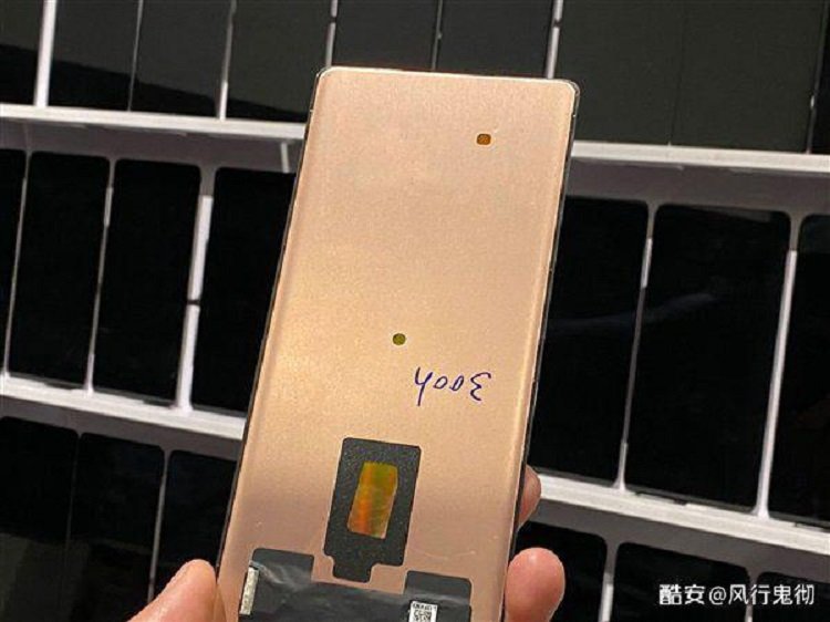 Xiaomi презентует смартфон с камерой в центре дисплея: фото уникального гаджета