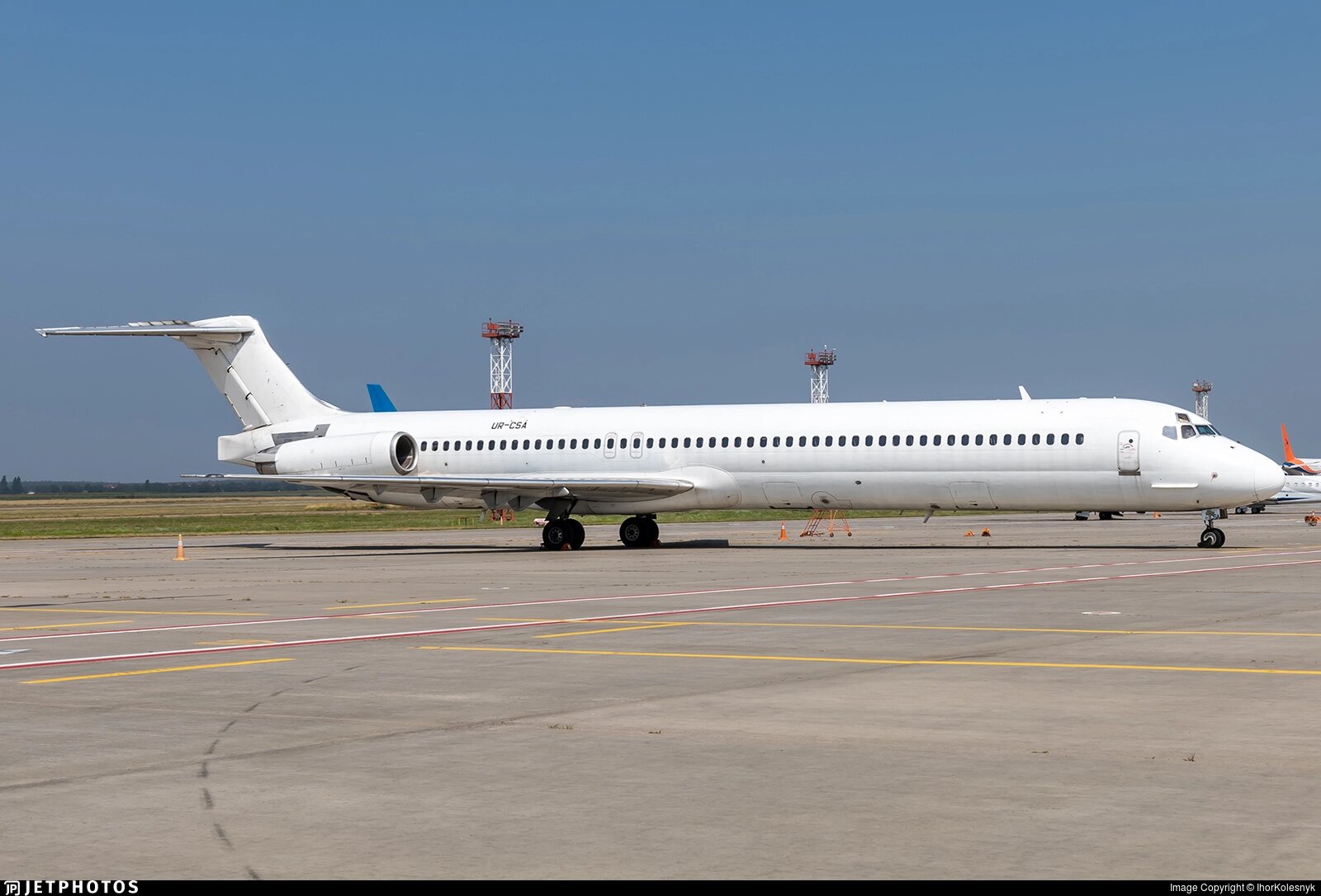 У небі над аеропортом Бориспіль кружляє літак і не може сісти