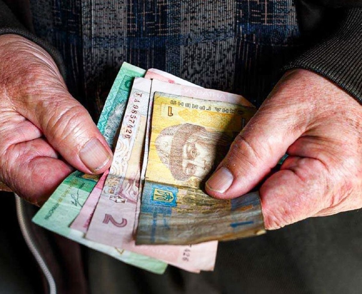 Выплата пенсий под угрозой: всего 36% украинцев перечисляют взносы в ПФУ