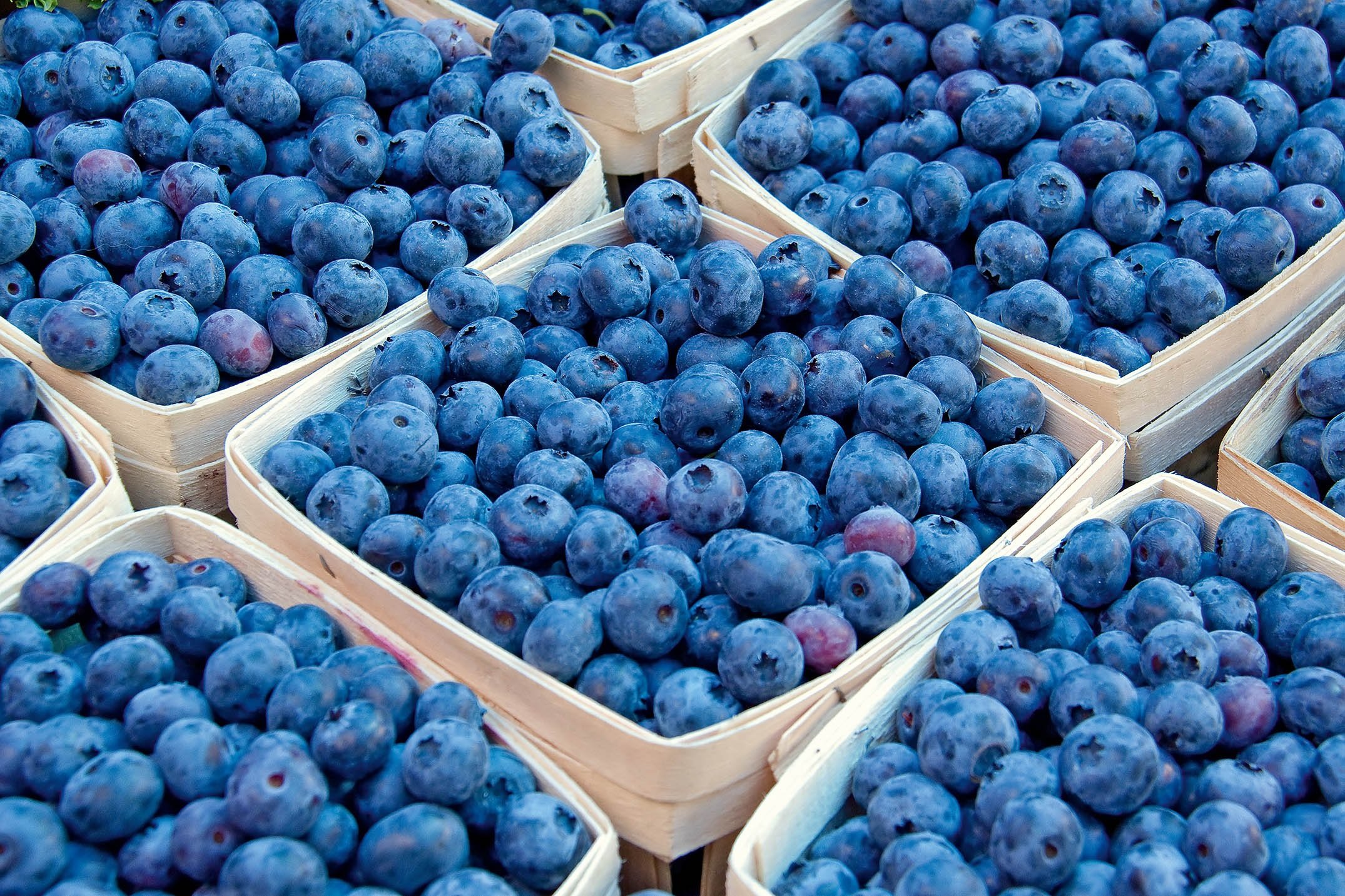 Теперь и варенье сварить можно: в Украине в три раза снизились цены на самую дорогую ягоду