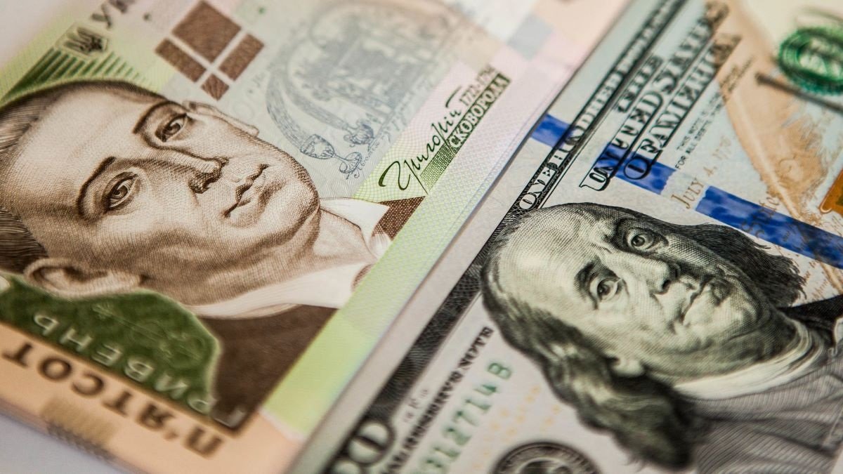 После праздников в Украине подорожали доллар и евро: гривна теряет позиции