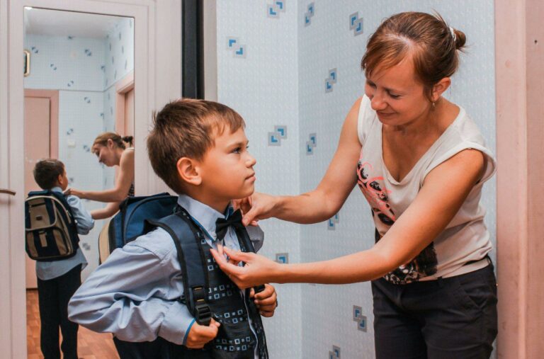 Українцям виплатять по 2000 гривень на підготовку дітей до школи: хто отримає одноразову допомогу - today.ua