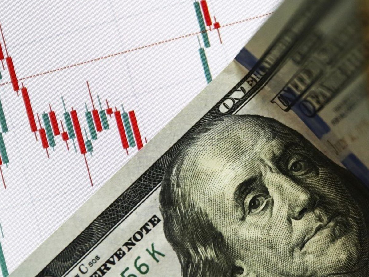 В Украине курс доллара откатился до показателей мая 2020 года