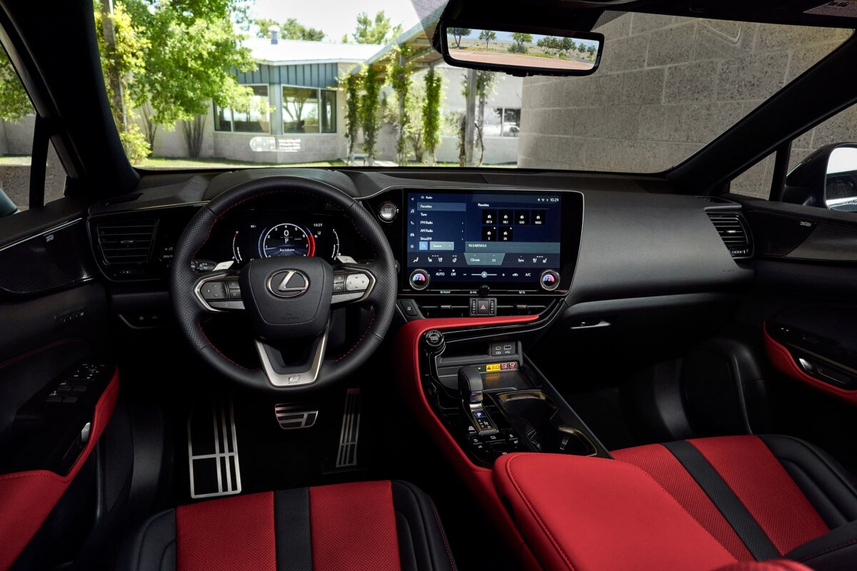 Начался прием заявок на Lexus NX нового поколения