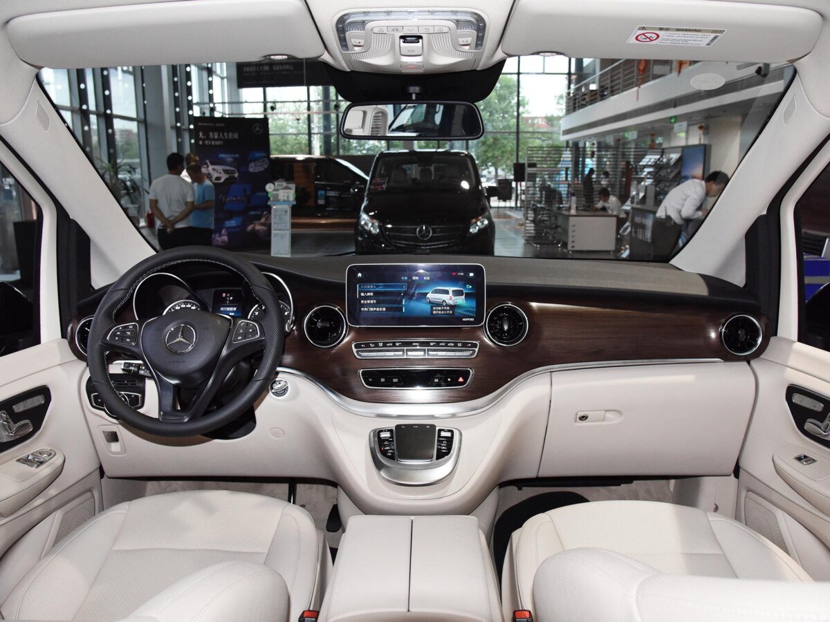 Обновленный Mercedes-Benz V-Class рассекретили раньше срока 