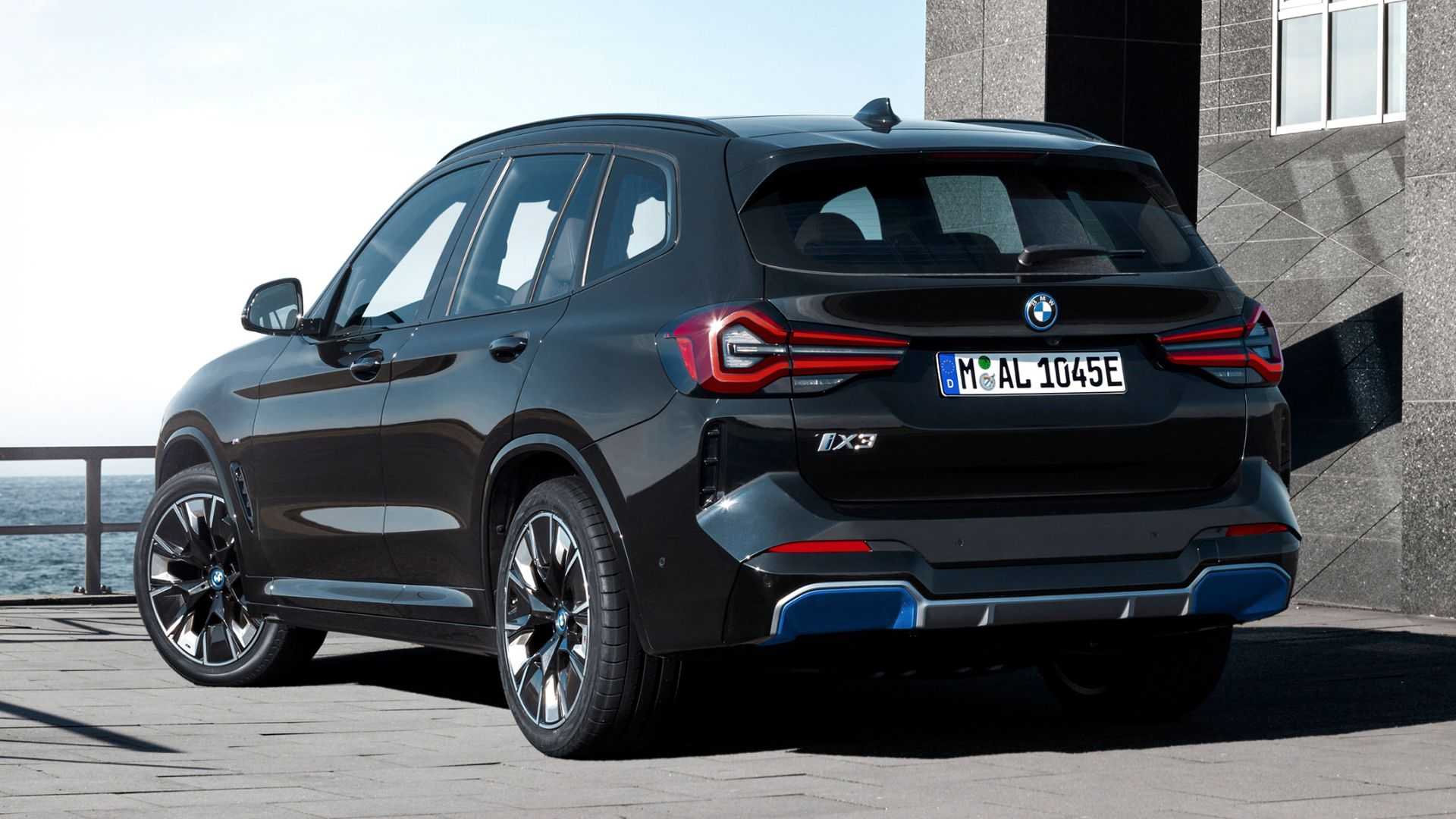 BMW представив оновлений кросовер BMW iX3