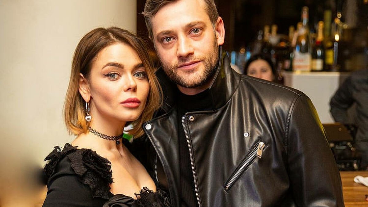 Перед весіллям треба: Аліна Гросу порадувала романтичним фото з нареченим на сіннику - today.ua