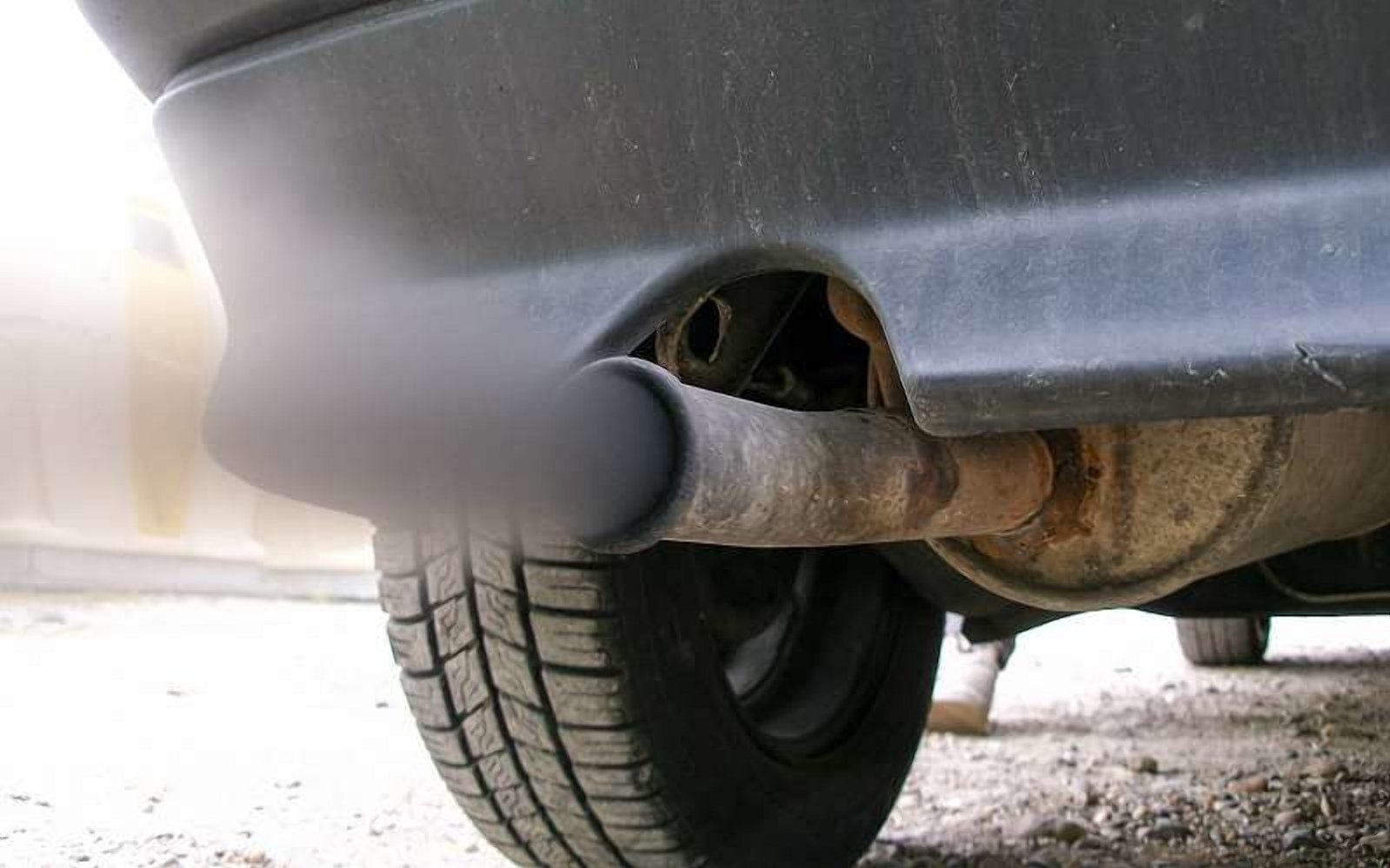 Левый бензин: что он делает с автомобилем и ситуация в Украине - today.ua