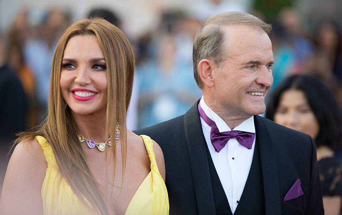 Любить розкіш і мріє про "совок": у Мережі показали маєток Медведчука на Закарпатті