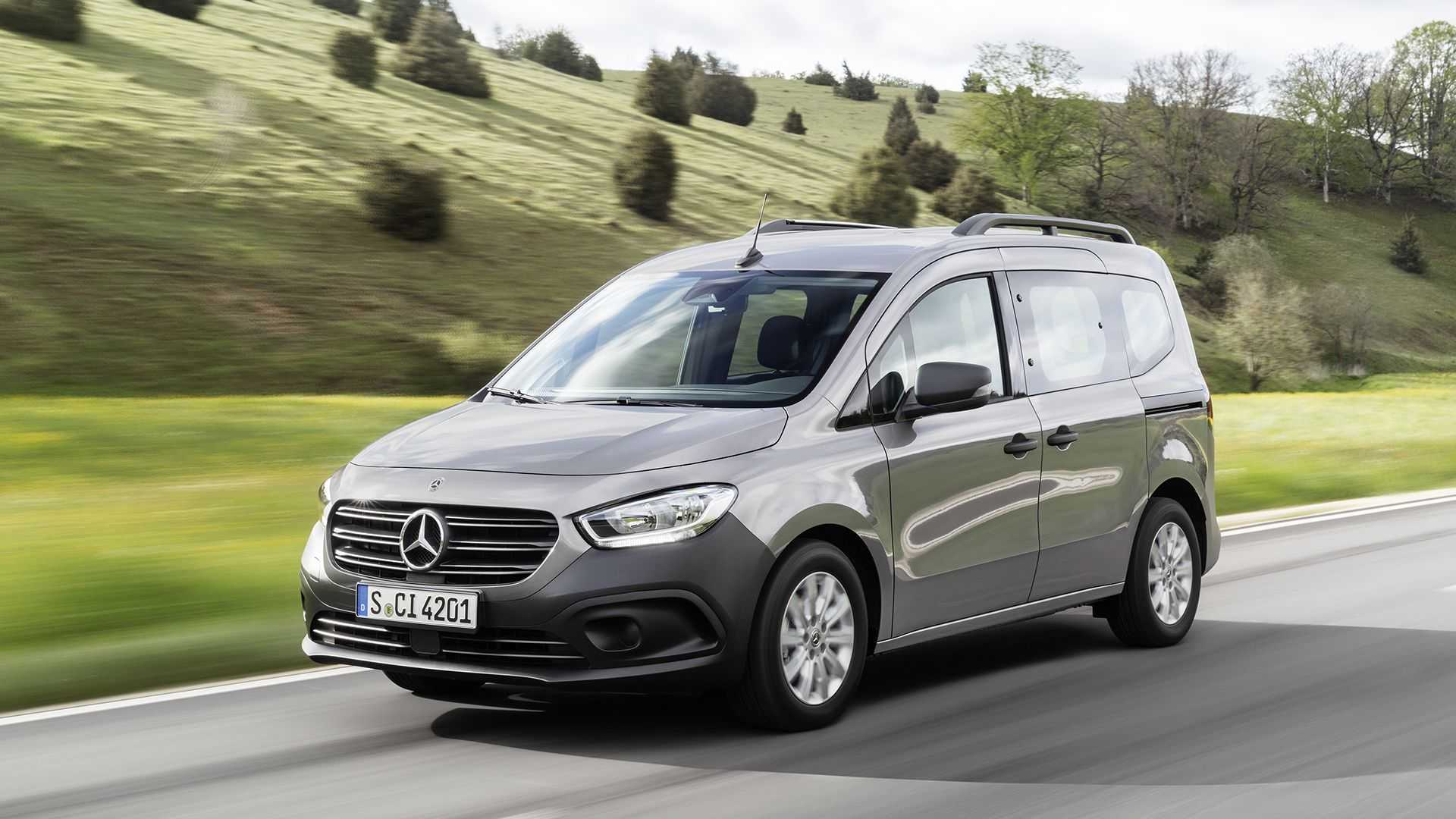 Восени з'явиться Mercedes на базі Renault