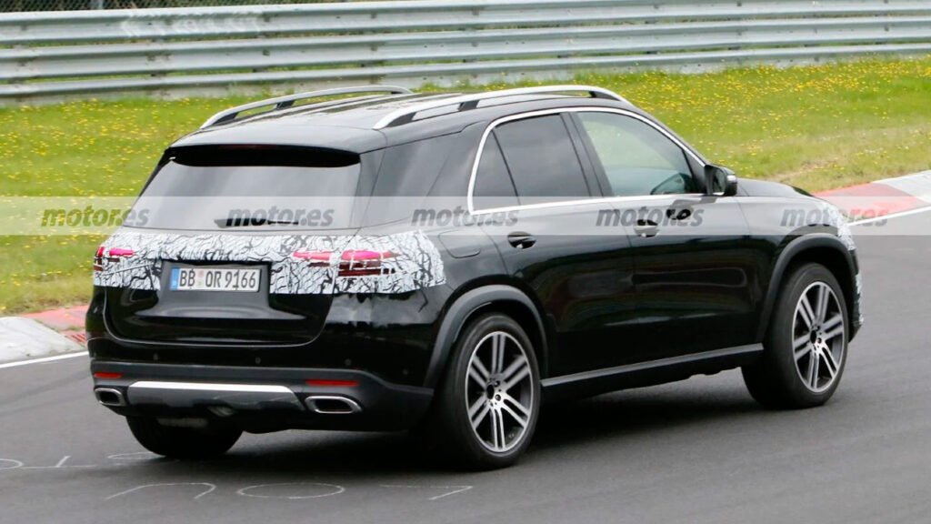 У Німеччині помітили оновлений Mercedes-Benz GLE - today.ua