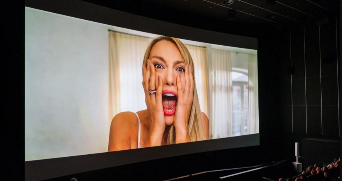 Оля Полякова представила свой первый фильм, в котором сыграла главную роль