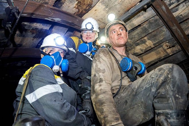 Работа для женщин в шахте: украинки массово спускаются под землю вместо ушедших на фронт мужчин - today.ua