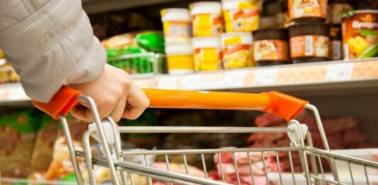 Українцям розповіли, коли чекати пікових цін на продукти - today.ua