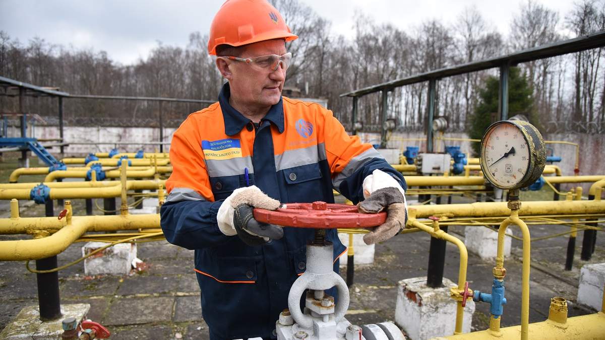 Долги по коммуналке: украинцев хотят отключать от теплосетей целыми домами