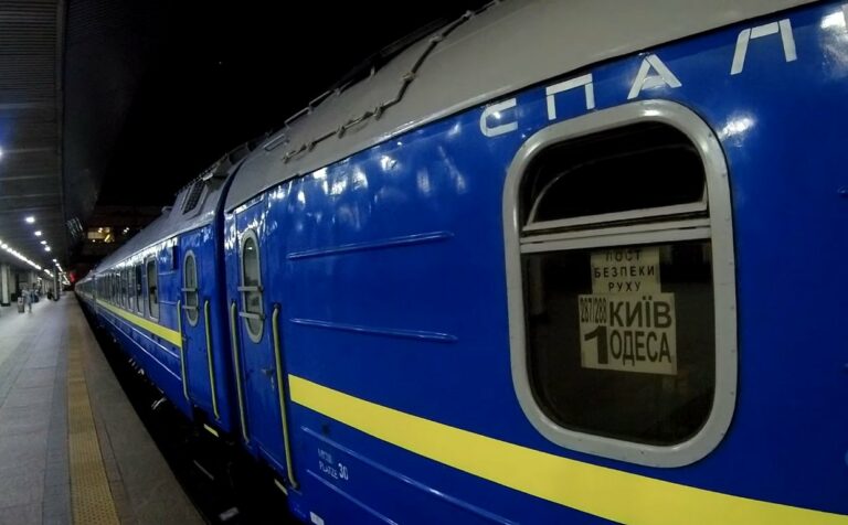 Укрзалізниця запустила новий поїзд зі старих німецьких вагонів: пасажир поділився враженнями від поїздки - today.ua