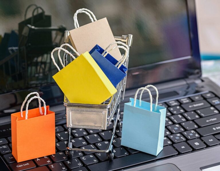 У НБУ розповіли, як будуть перевіряти доходи українців, які здійснюють покупки онлайн - today.ua
