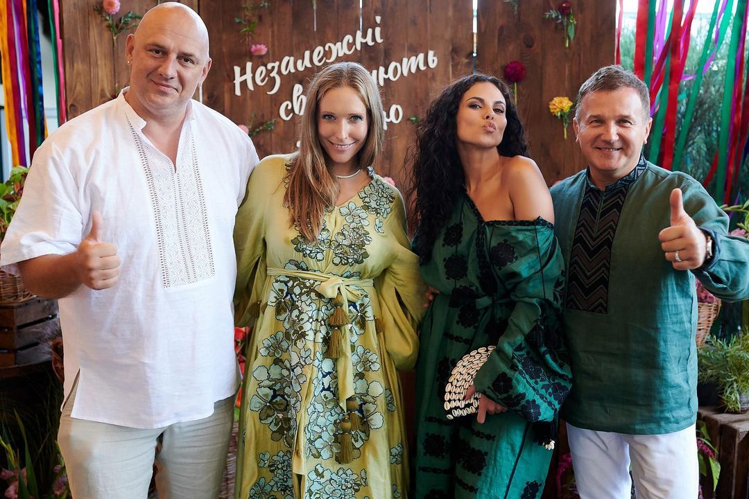 Многая літа: Настя Каменських і Потап по-сусідськи привітали Катю Осадчу з 38-річчям - today.ua